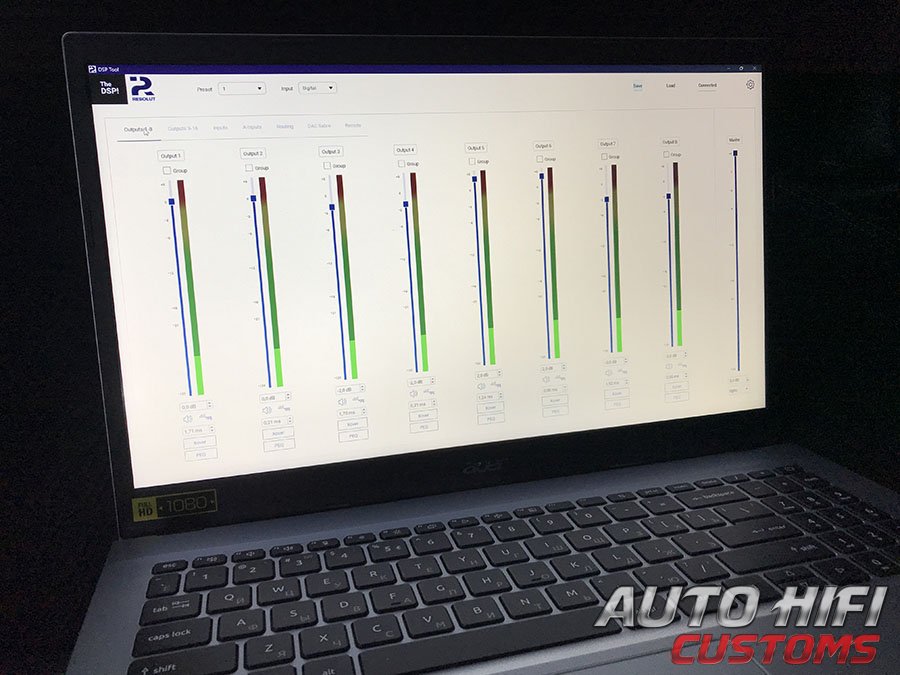 Установка усилителя Resolut X12-DSP в Dodge Durango SRT III