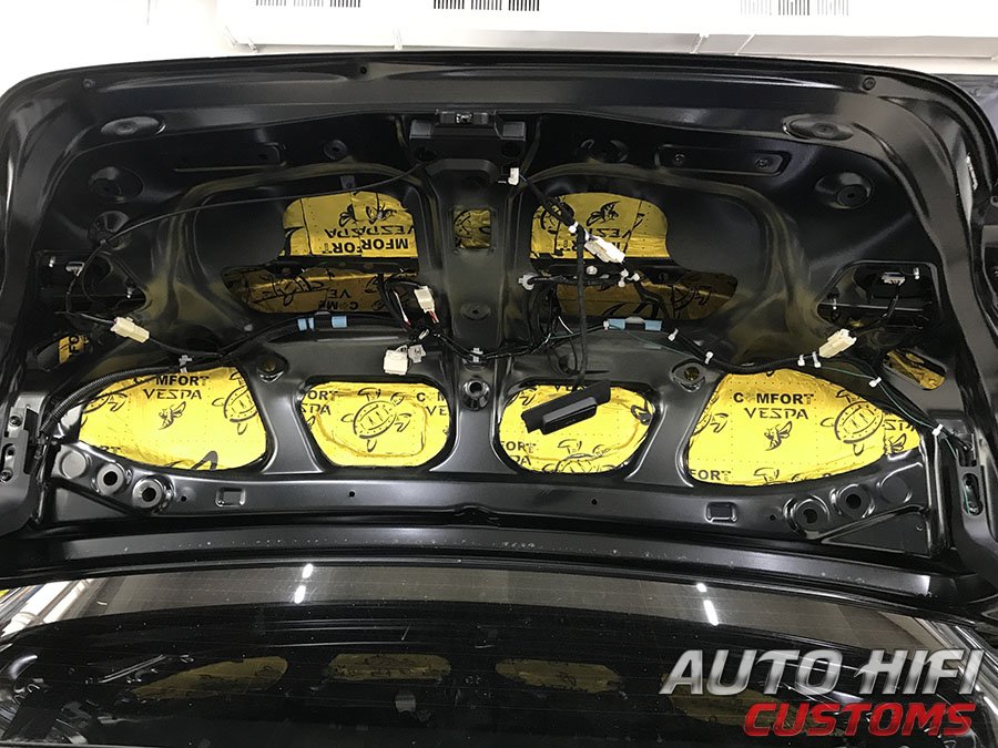 Установка шумоизоляции Comfort Mat Soft Wave 15 в Toyota Camry V70