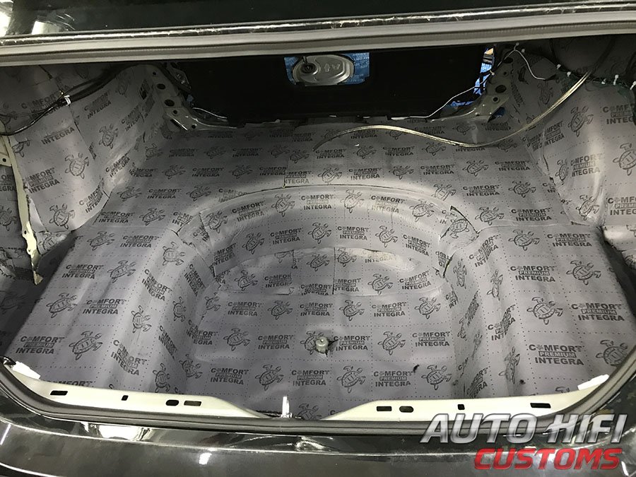 Установка шумоизоляции Comfort Mat Integra в Toyota Camry V70