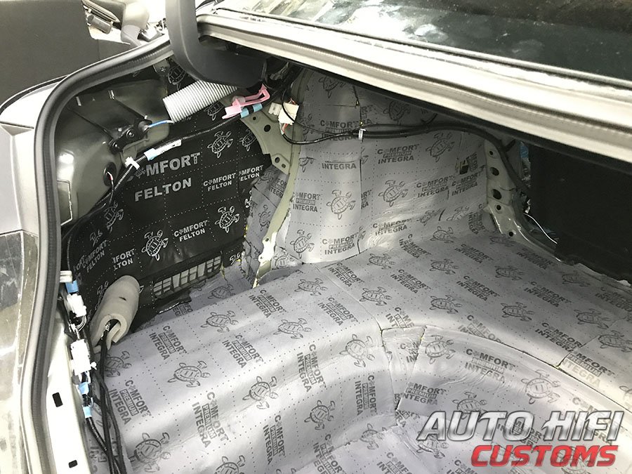 Установка шумоизоляции Comfort Mat Integra в Toyota Camry V70