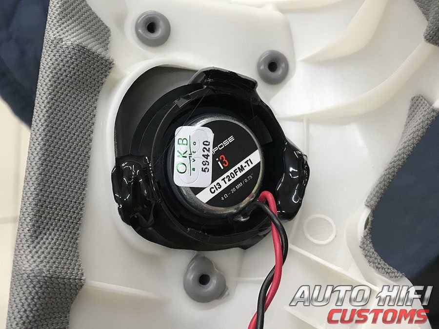 Установка акустики Helix Ci3 T20FM-TI в Toyota Camry V70