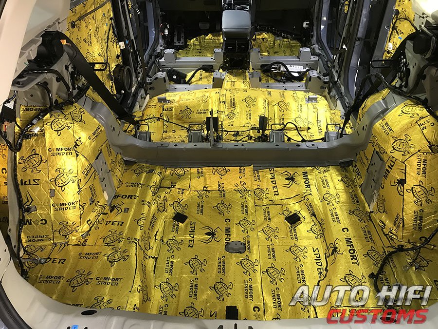 Установка шумоизоляции Comfort Mat Spider в Geely Atlas II