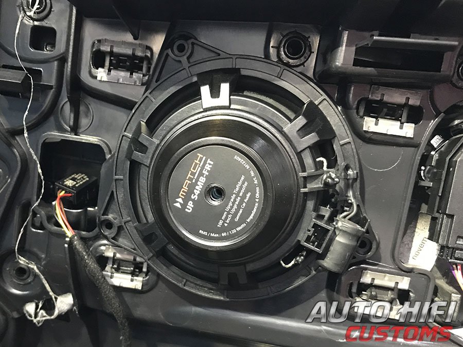 Установка акустики Match UP C42MB-FRT в Mercedes E class (W213)