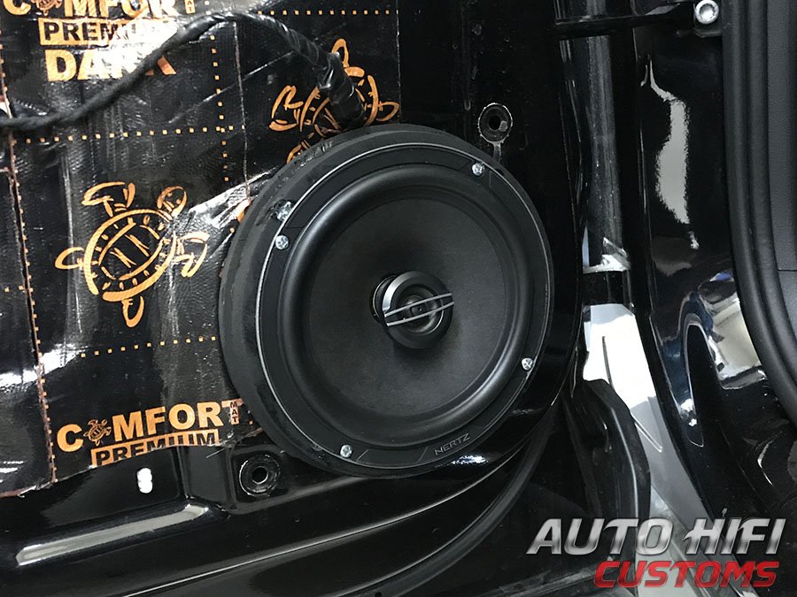 Установка акустики Hertz CK 165 в Skoda Kodiaq
