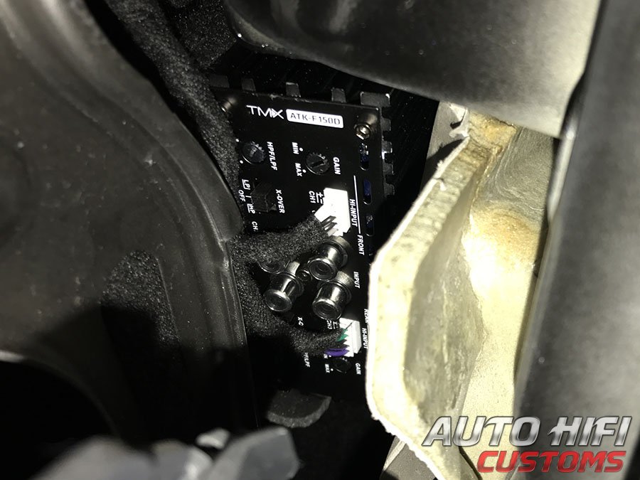 Установка усилителя Tonemix ATK-F150D в Skoda Kodiaq