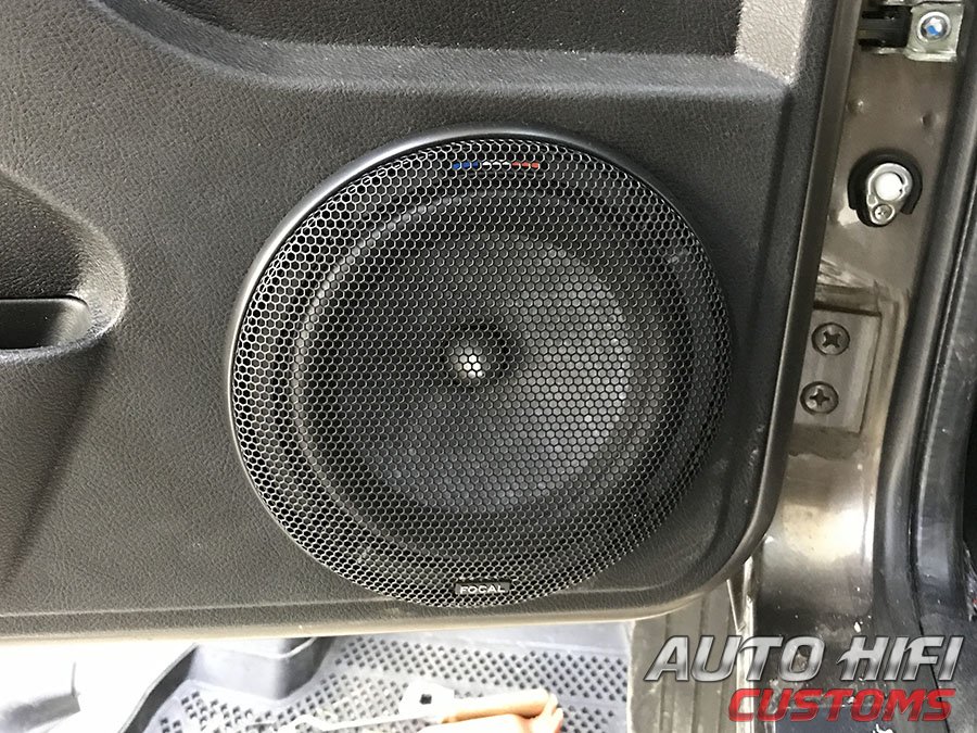 Установка акустики Focal Slatefiber PS 165 SF в Lada Niva 4x4