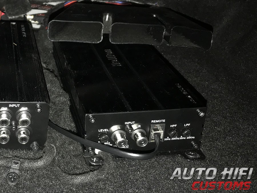 Установка усилителя Hellion HAM 800.2D в Changan UNI-S