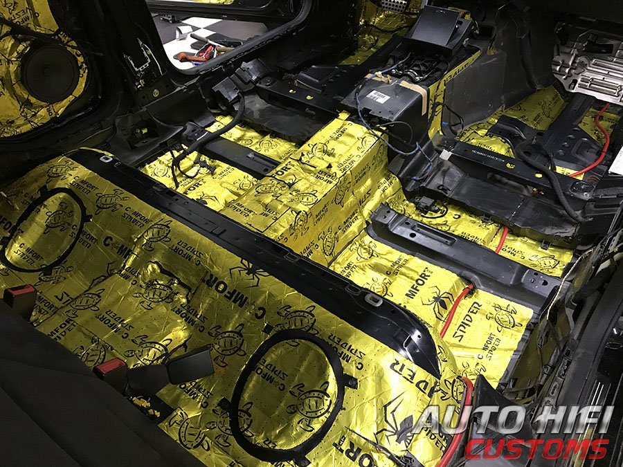 Установка шумоизоляции Comfort Mat Spider в Mercedes E class (W212)