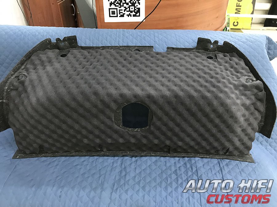 Установка шумоизоляции Comfort Mat Soft Wave 15 в Mercedes E class (W212)