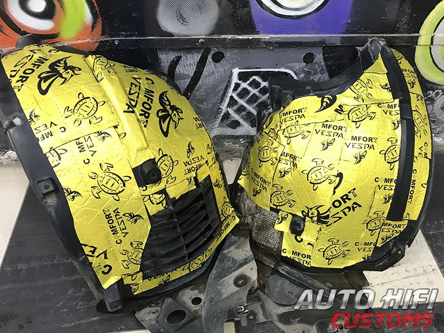 Установка шумоизоляции Comfort Mat Locker в Mercedes