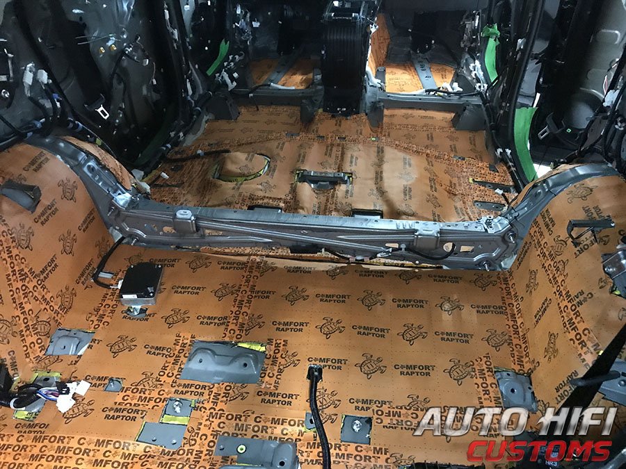 Установка шумоизоляции Comfort Mat Spider в Toyota Highlander IV U70