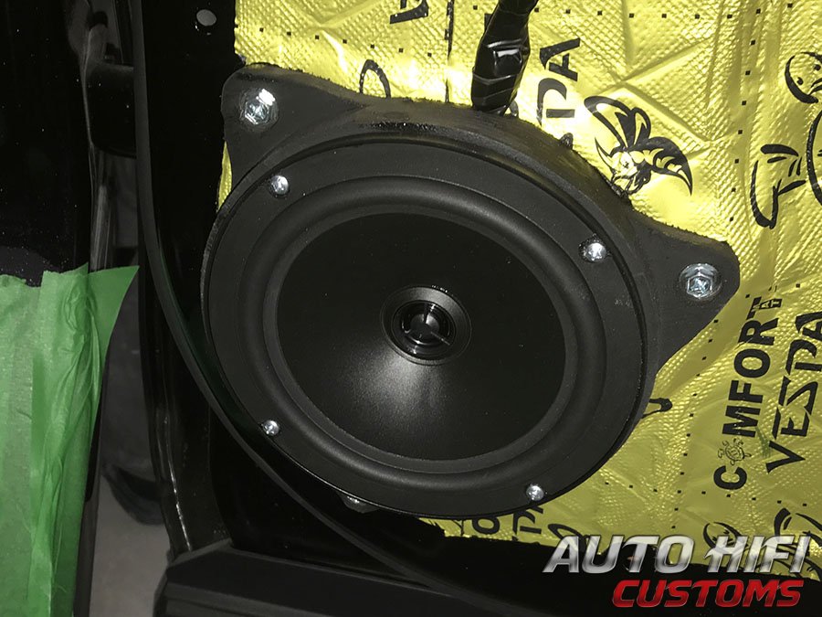 Установка акустики Axton ATX165S в Toyota Highlander IV U70