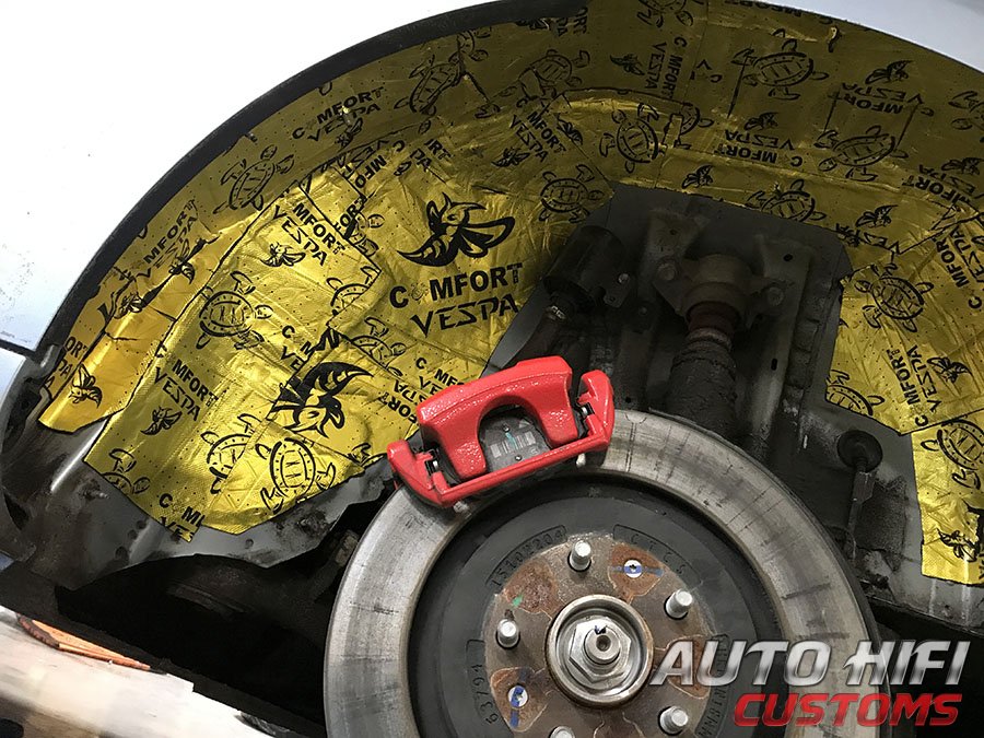 Установка шумоизоляции Comfort Mat Locker в Seres