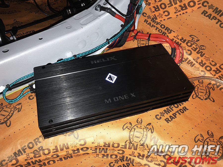 Установка усилителя Helix M ONE X в Toyota RAV4.5