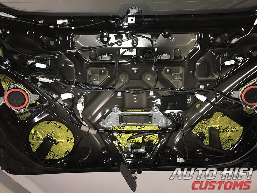 Установка шумоизоляции Comfort Mat Soft Wave Expert в Toyota Alphard IV