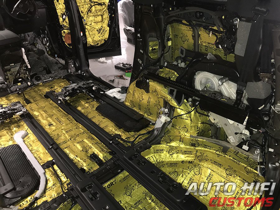 Установка шумоизоляции Comfort Mat Spider в Toyota Alphard IV