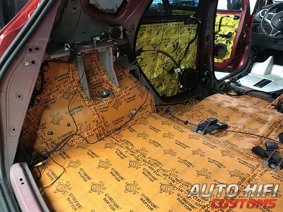 Установка шумоизоляции Comfort Mat Raptor в Renault Kaptur