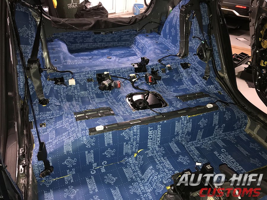 Установка шумоизоляции Comfort Mat Spider в KIA