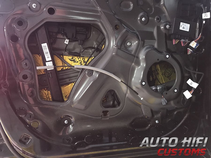 Установка шумоизоляции Comfort Mat Vespa в Haval F7 II