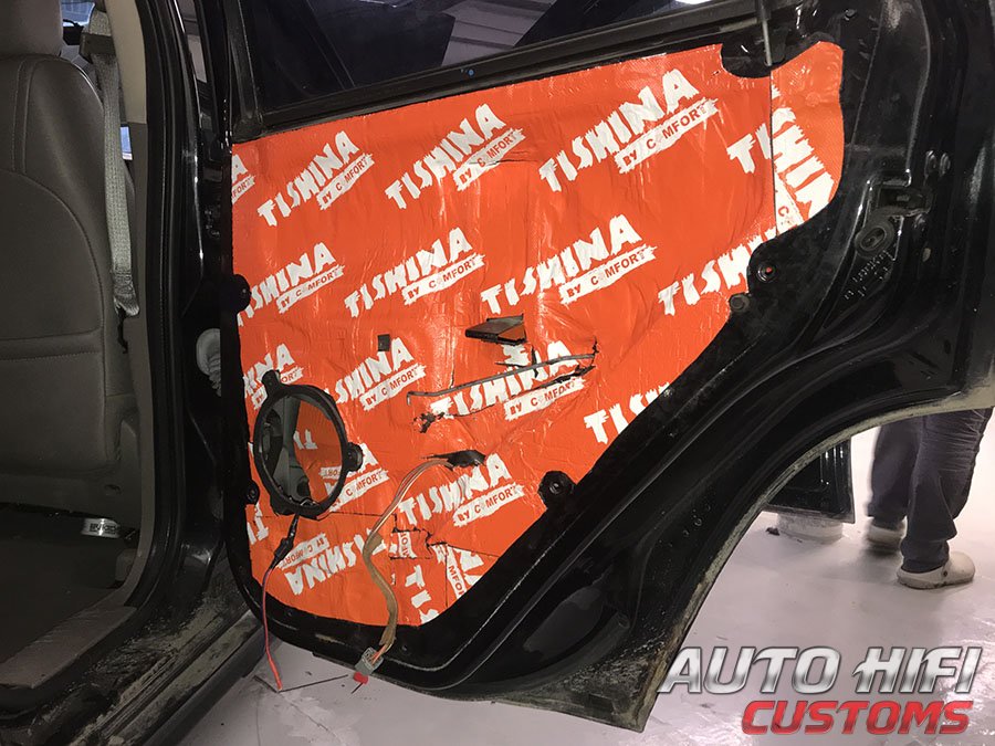 Установка шумоизоляции Comfort Mat Bronze 2 в Jeep Grand Cherokee (WK)