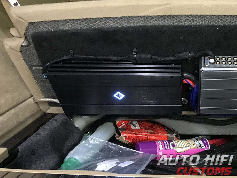 Установка усилителя Helix M ONE X в Mercedes GL (X164)