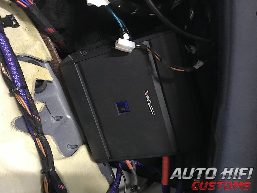 Установка усилителя Alpine S-A60M в Mercedes GLE (W166)