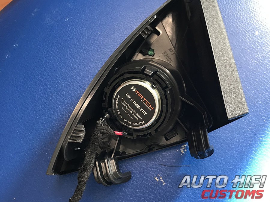 Установка акустики Match UP C42MB-FRT в Mercedes C class (W205)