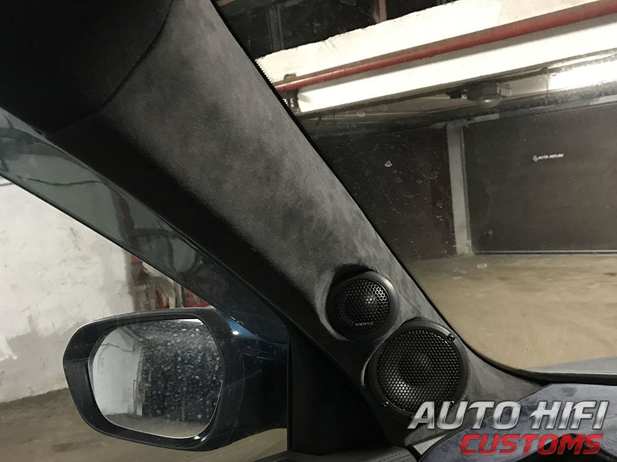 Изготовление подиумов для Geely Monjaro