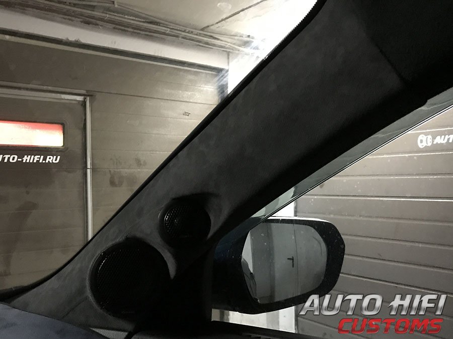 Изготовление подиумов для Geely Monjaro