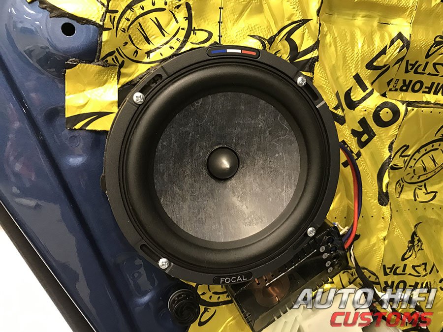 Установка акустики Focal Slatefiber PS 165 SF в Volkswagen Touran L