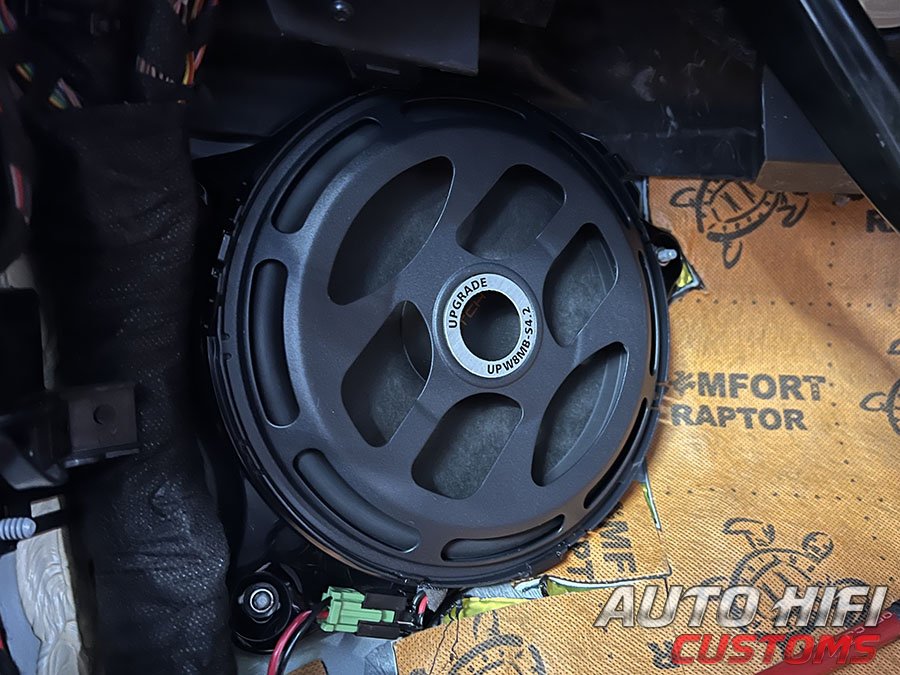 Установка акустики Match UP W8MB-S4.2 LHD в Mercedes GLS (X167)
