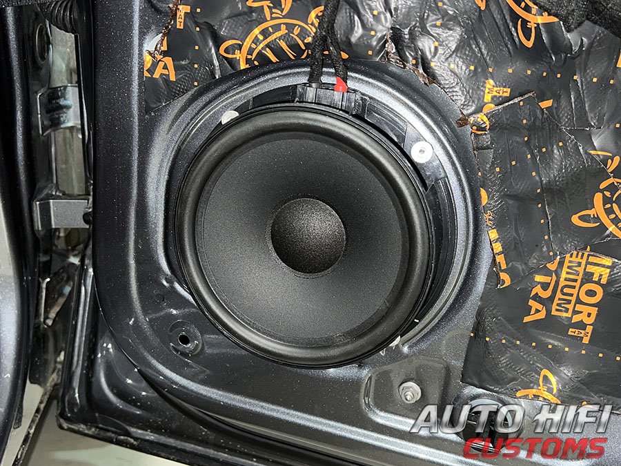Установка акустики Focal IS VW 180 в Volkswagen Touareg II NF
