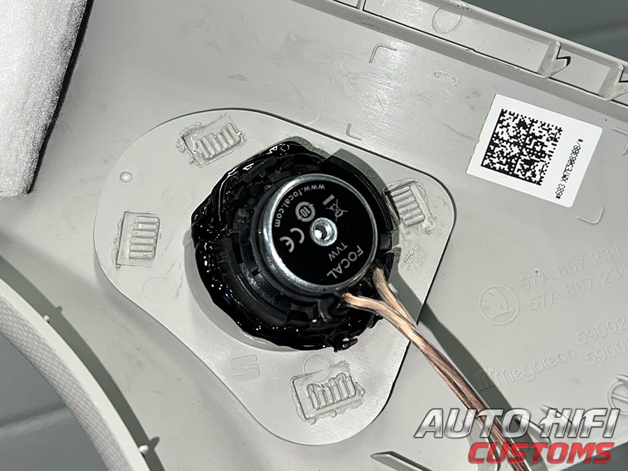 Установка акустики Focal IS VW 180 в Volkswagen Touareg II NF