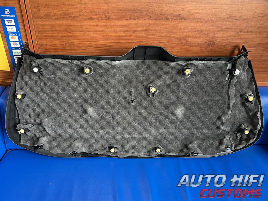 Установка шумоизоляции Comfort Mat Soft Wave 15 в Toyota RAV4 VI XA60