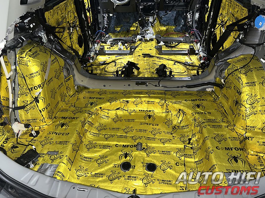 Установка шумоизоляции Comfort Mat Spider в Toyota RAV4 VI XA60