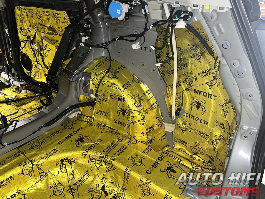 Установка шумоизоляции Comfort Mat Spider в Toyota RAV4 VI XA60
