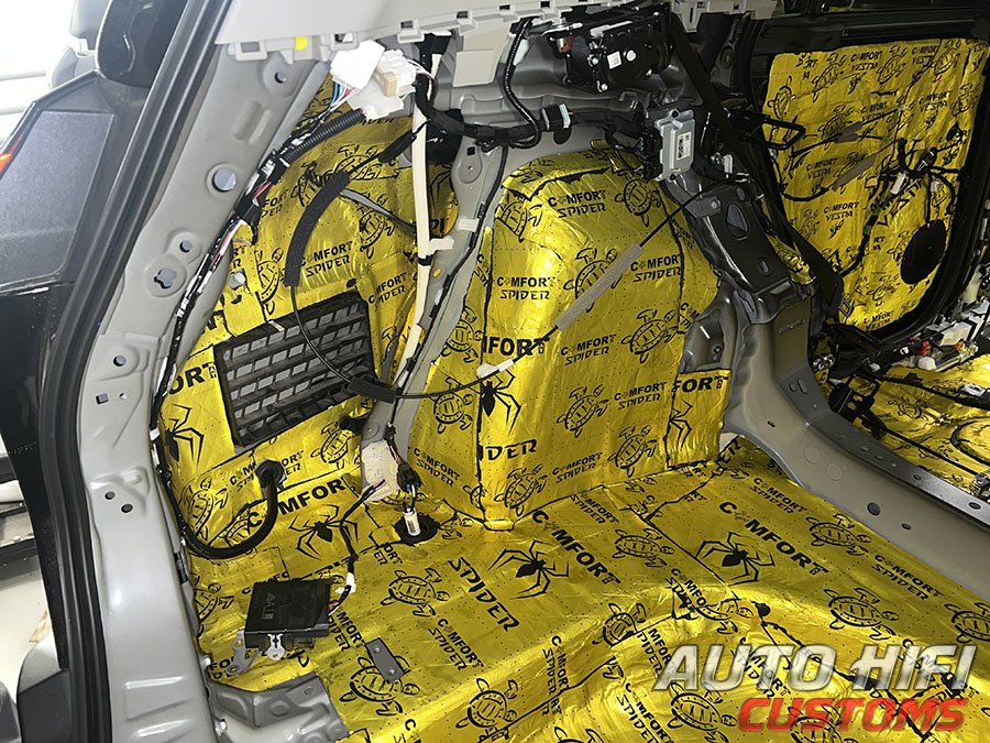 Установка шумоизоляции Comfort Mat Spider в Toyota RAV4 VI XA60