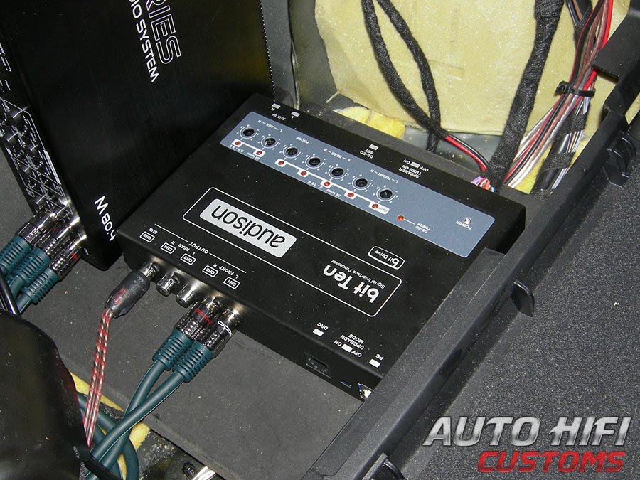 Установка процессора звука Audison Bit Ten в Audi A4 (B8)