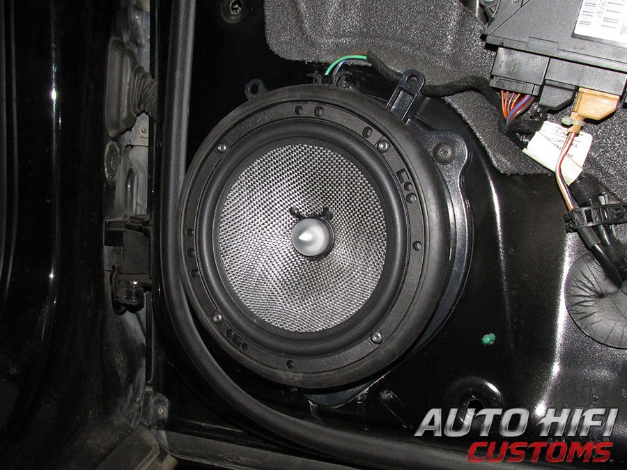 Установка акустики Focal Access 165 AS в Audi A4 (B7)