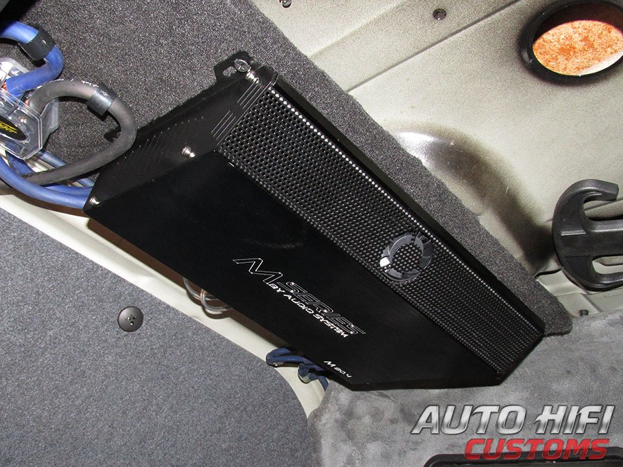 Установка усилителя Audio System M 80.4 в Audi A4 (B7)