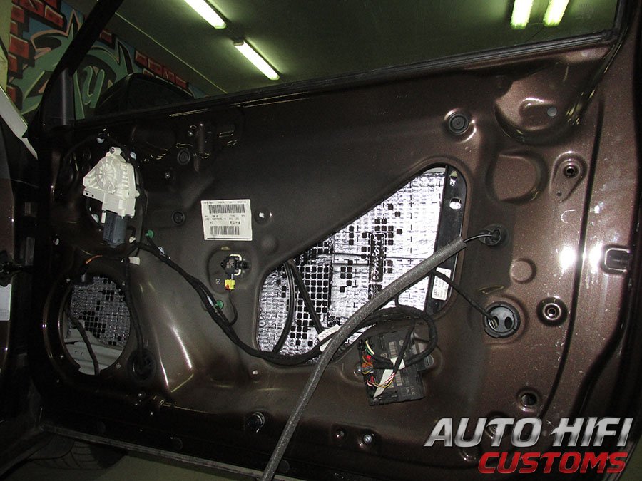 Установка шумоизоляции Comfort Mat Silver S2 в Audi A1