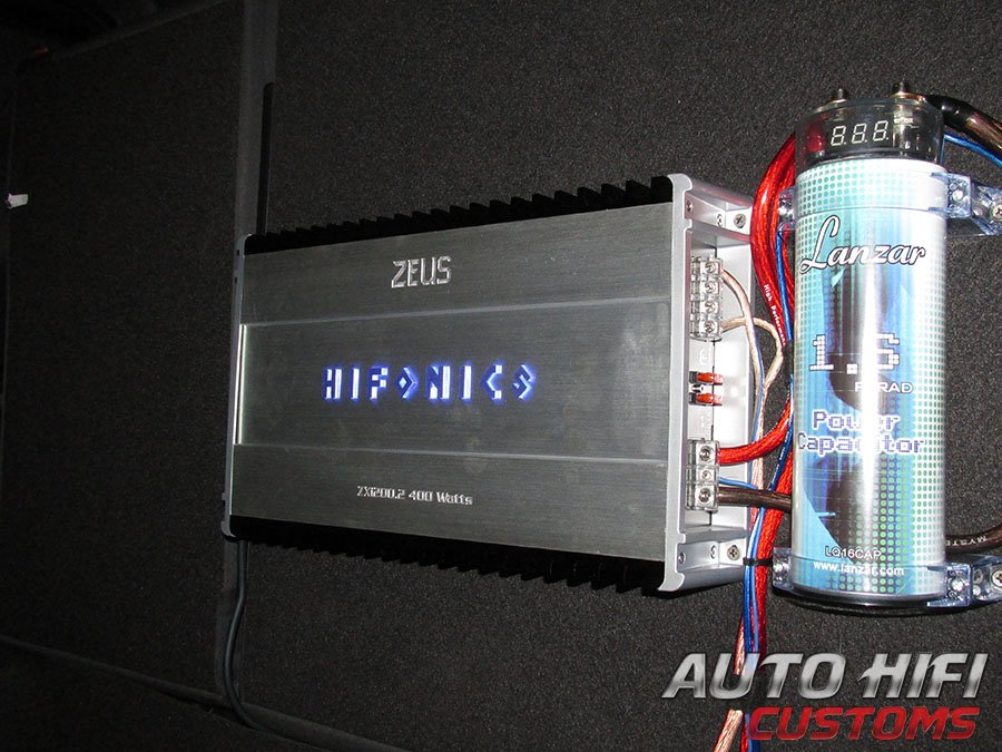 Установка усилителя Hifonics ZXi200.2 в Audi A4 (B8)
