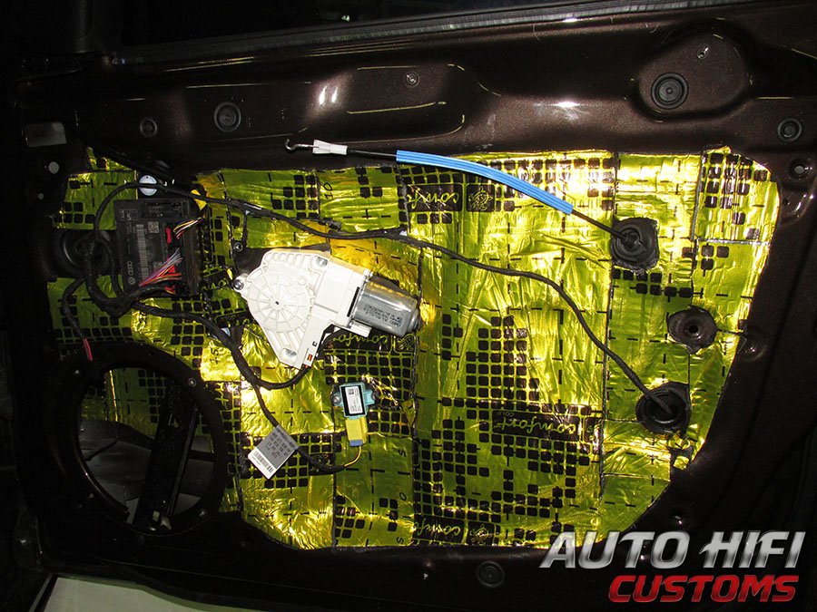 Установка шумоизоляции Comfort Mat Gold G2 в Audi A4 (B8)